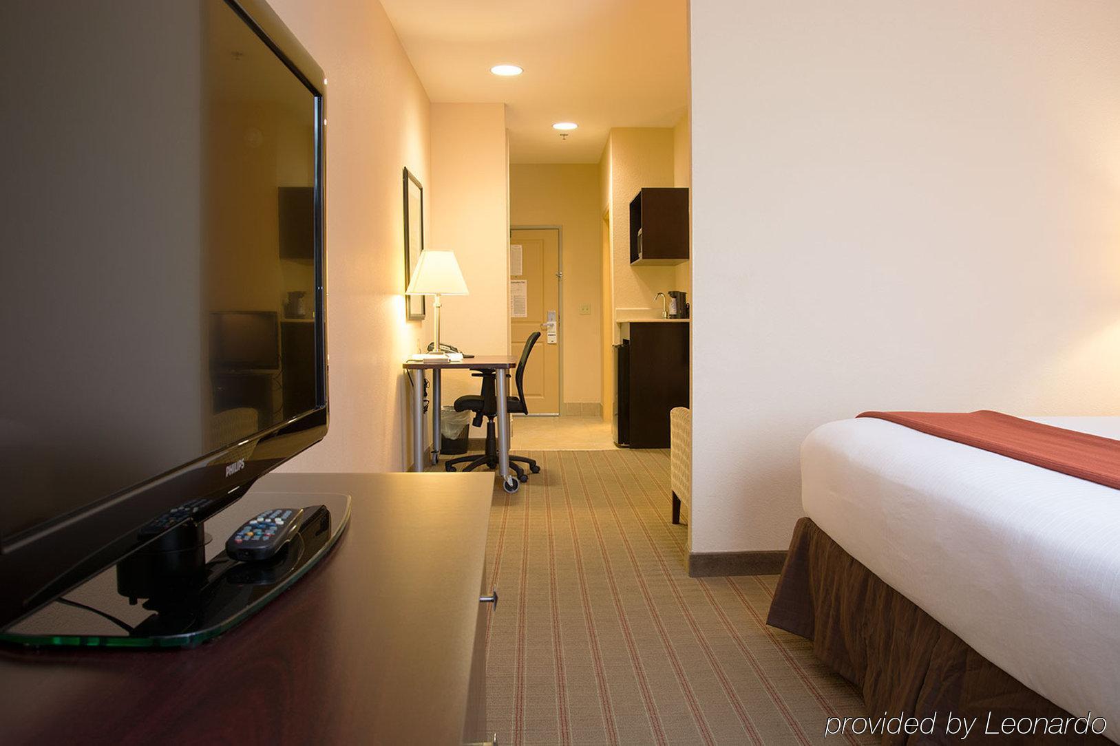 Holiday Inn Express & Suites East Wichita I-35 Andover By Ihg מראה חיצוני תמונה