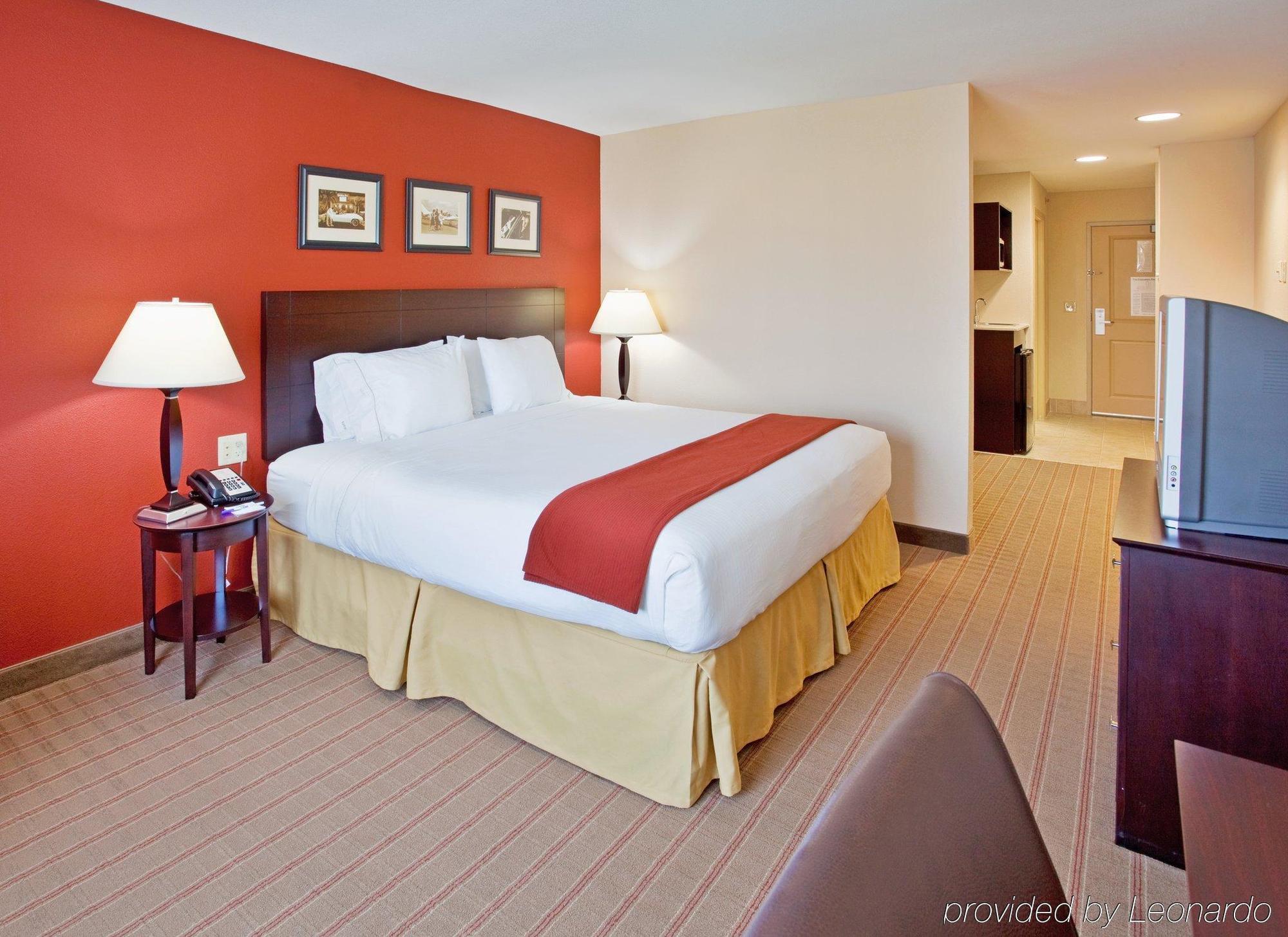 Holiday Inn Express & Suites East Wichita I-35 Andover By Ihg מראה חיצוני תמונה