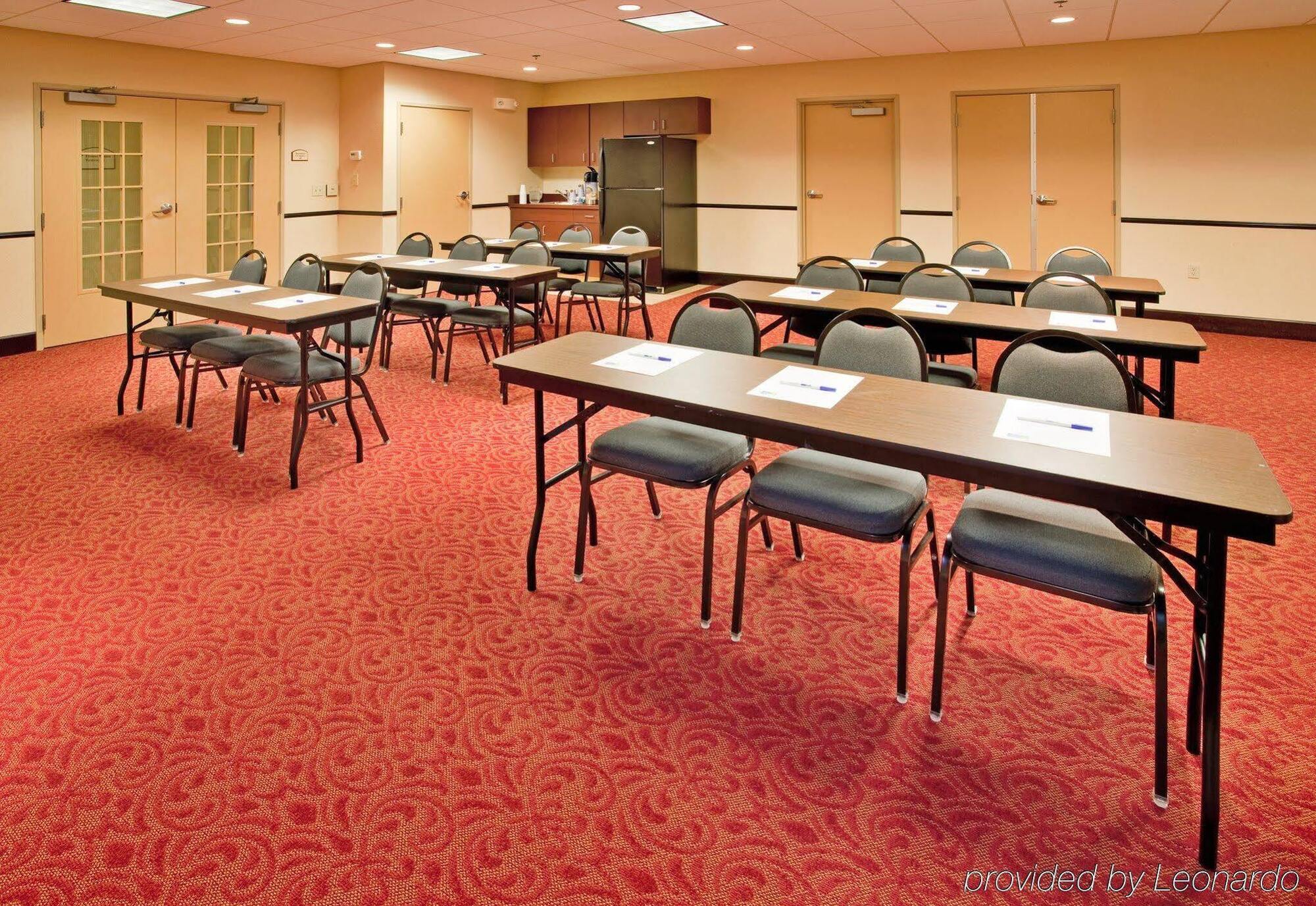 Holiday Inn Express & Suites East Wichita I-35 Andover By Ihg מראה חיצוני תמונה