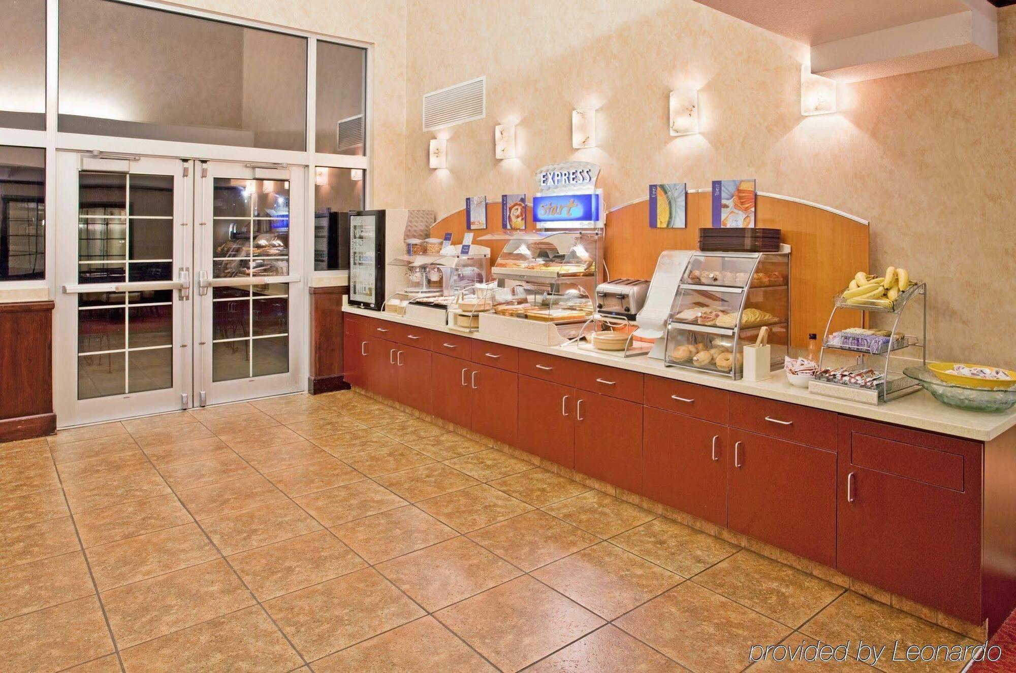 Holiday Inn Express & Suites East Wichita I-35 Andover By Ihg מראה חיצוני תמונה